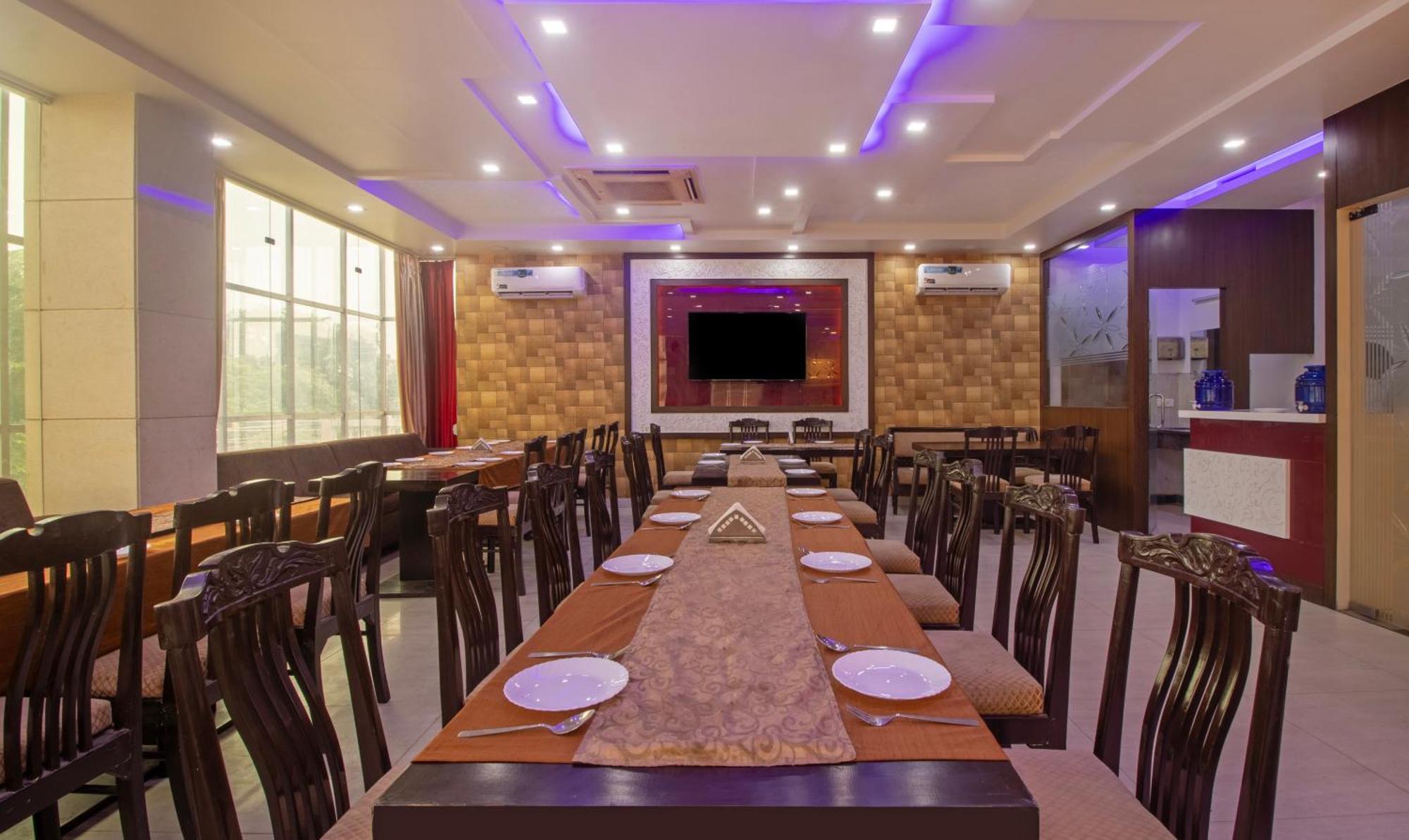 Treebo Empire Red Carpet, Near Taj Mahal Hotel Agra  Exterior foto